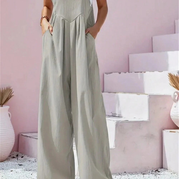 Grey Casual Women's Loose Jumpsuit With Buttons And Pockets - Picture 3 of 3